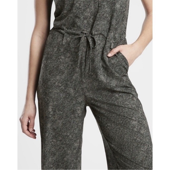Athleta Topanga Printed Jumpsuit in Viper Black Size XS Lightweight Pockets - Picture 3 of 14